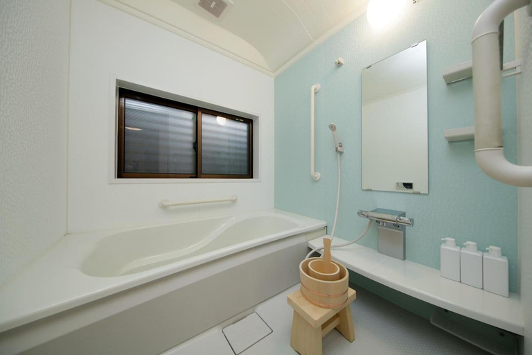 Bathroom 3, Asakusa Chaka -CHAKA-, Taitō