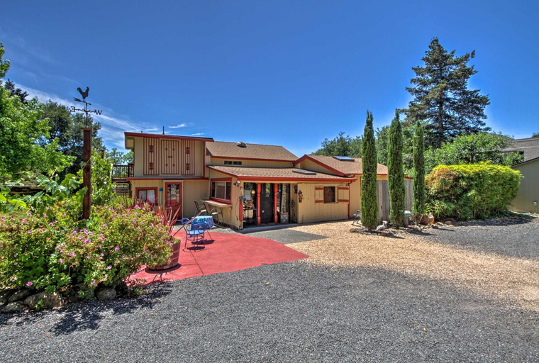Converted Barn in Sebastopol with Private Patio!, Sonoma
