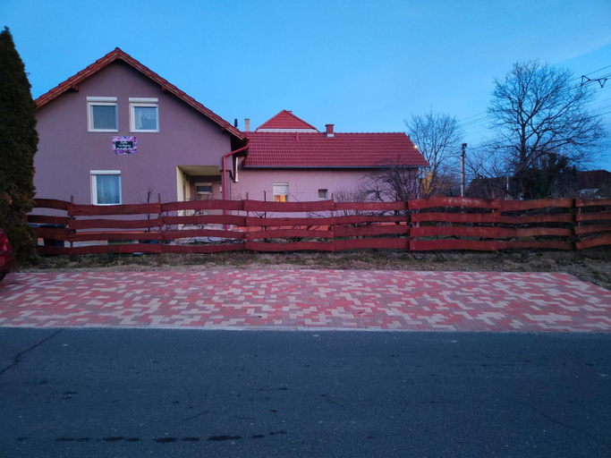 Others 4, Bella Vendeghaz, Székesfehérvár