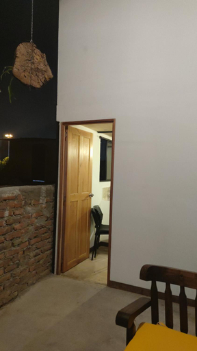 Others 3, Parrot House San Antonio, Santiago de Cali