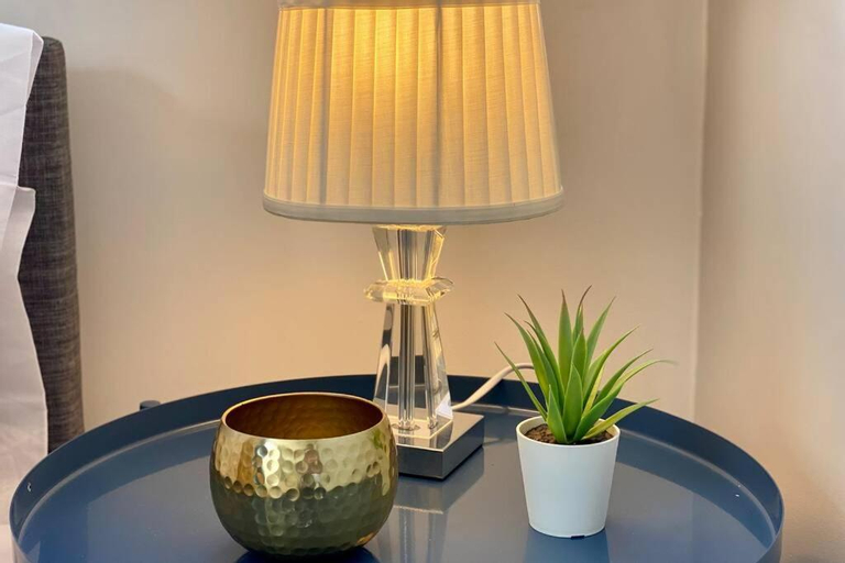Others 5, Stunning Apartment - 5 Minute Walk to the Best Beach! - Great Location - Parking - Fast WiFi - Smart, Poole