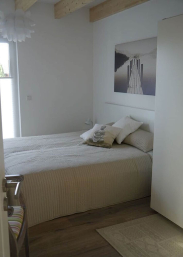 Room 5, Holiday House House by the Lake, Cuxhaven