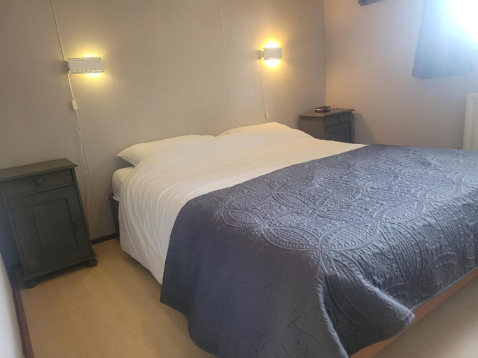 Bedroom, De Blauwe Reiger mooi dubbel chalet in de Veluwse bossen, Putten
