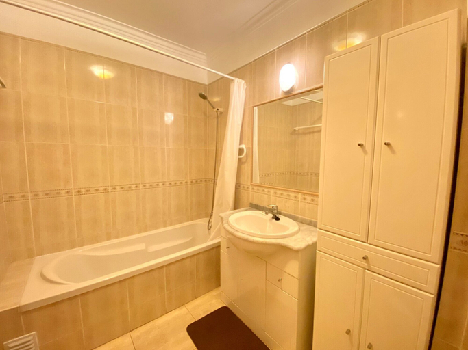 Bathroom 2, Quarteira Central by Homing, Loulé