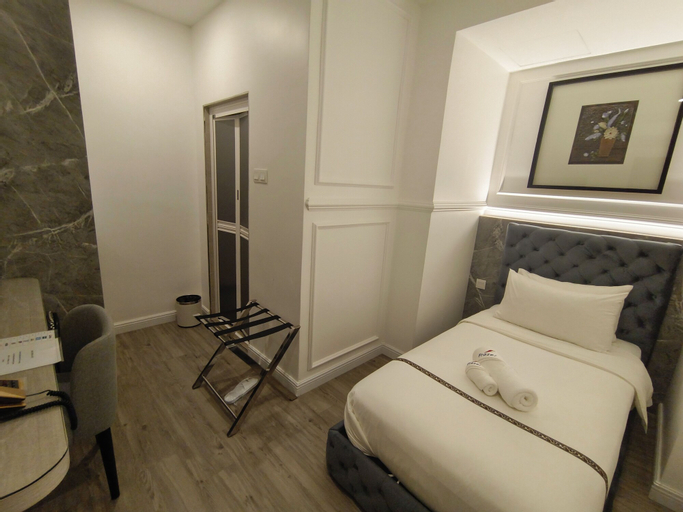 Bedroom 6