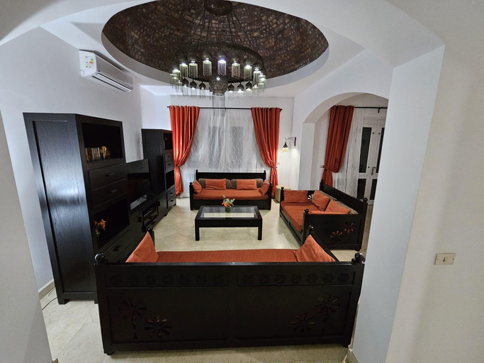 Others 5, Villa Sleeps 6 With Heated Pool & Garden, Al-Ghurdaqah 2