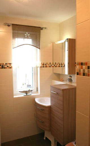 Bathroom 5, Holiday Home Hannah Comfortable Vacation Home, Vorpommern-Greifswald