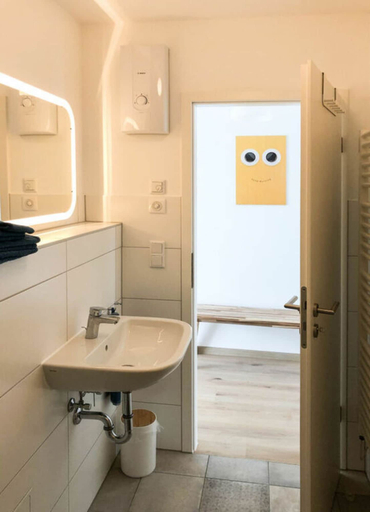Bathroom, House in Reed 1 - Apartment 2, Leipzig