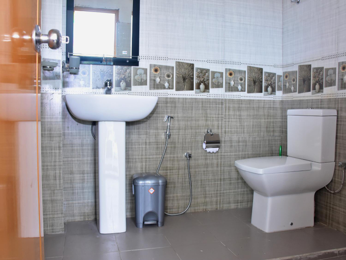 Bathroom 5, Ornateview Hotel, Ella