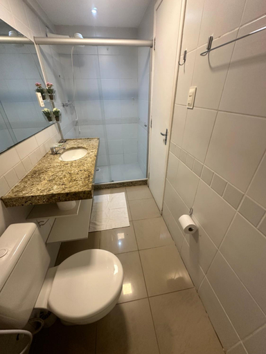 Bathroom 5, Flat Quarto e Sala, 400 metros da Praia de Boa Viagem, com Piscina, Wi-Fi 220Mbps, Recife