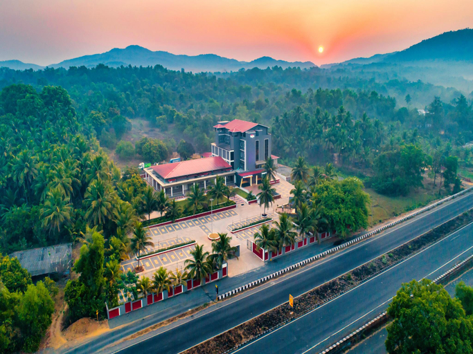 Others 4, Hotel Aaradhya, Sindhudurg