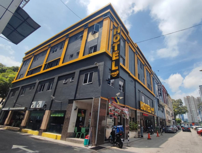 Exterior & Views