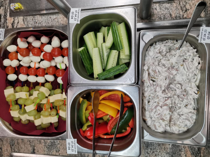 Food & Drinks 11