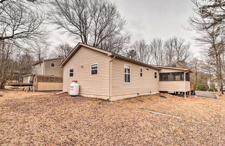 Albrightsville Cabin with Fire Pit Swim, Hike and Ski, Carbon