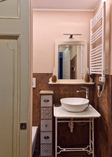 Bathroom 7