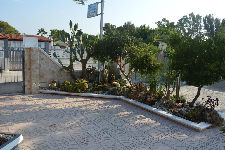 Others 4, B&B Poseidon, Lecce