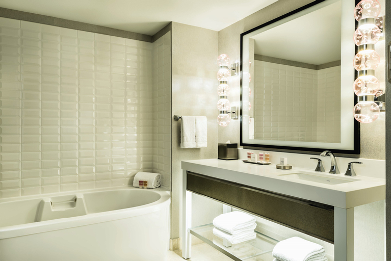 Bathroom 10