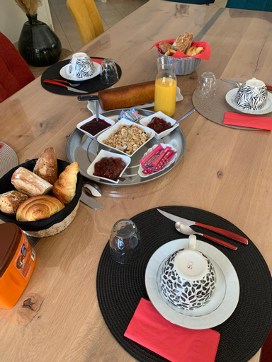 Food & Drinks