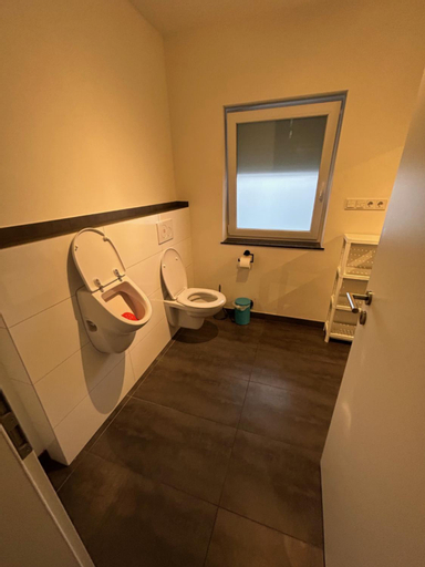 Bedroom 3, 3 Mehrbettzimmer, Kuche, Bad fur Arbeiter und Monteure in Gau-Weinheim, Alzey-Worms