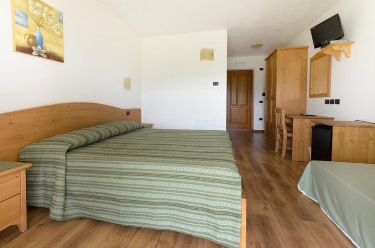 Bedroom 2, Agritur Comai, Trento