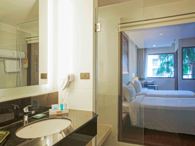 Bathroom 4