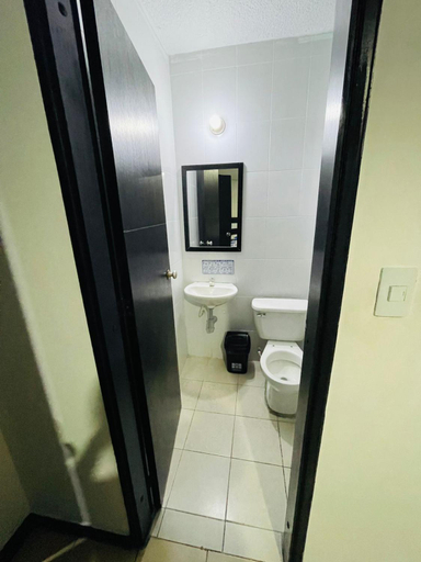 Bathroom 3, Gavan Plaza Hotel, Restrepo