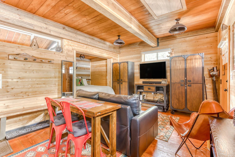 Dining Room 6