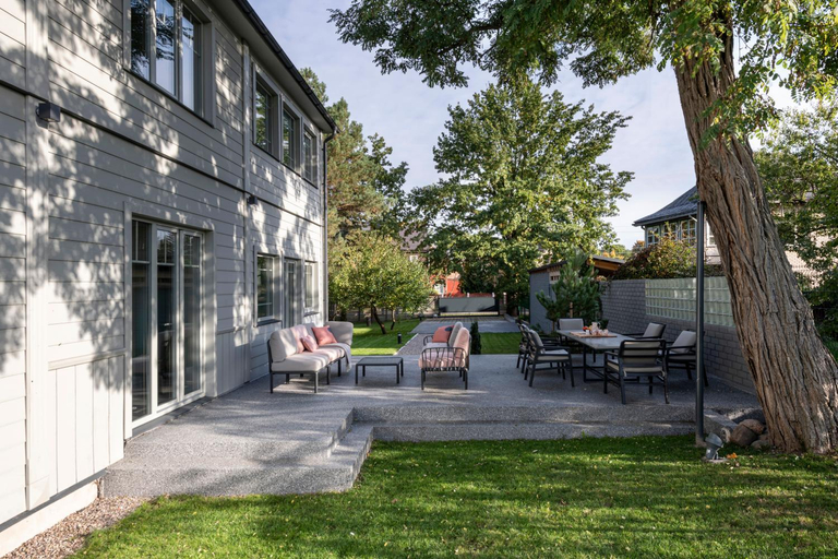 Others 3, Suite with private bathroom at three bedroom interwar Villa Grabyte with daily spaces to share by pi, Kauno