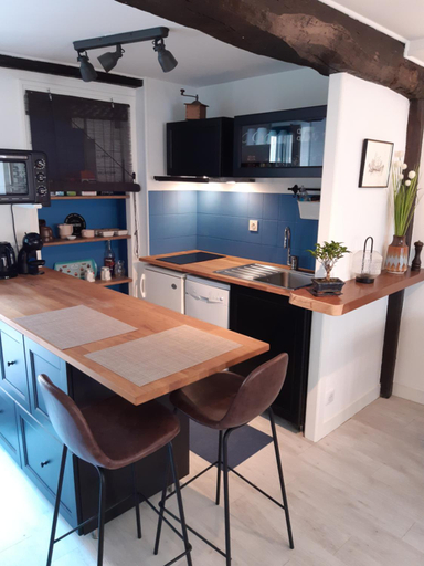 Others 4, Appartement Haute Ville meuble avec cour privative, Manche