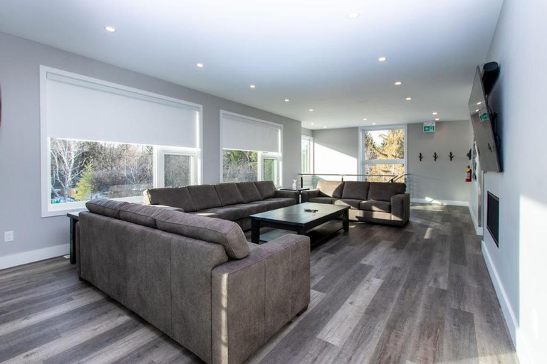 Others 5, 107 Birchview Trail, Grey