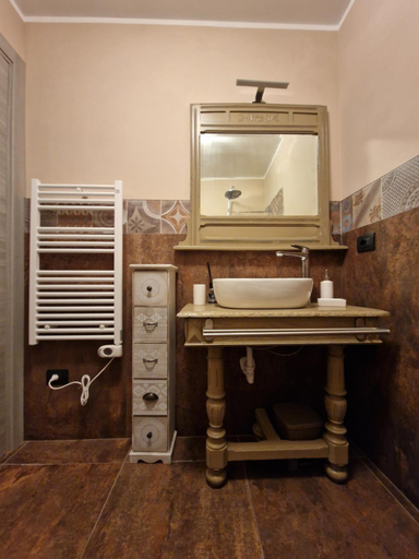 Bathroom 15
