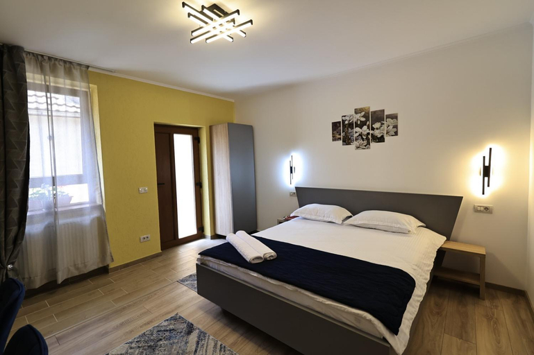 Others 4, Georgescu House, Fagaras