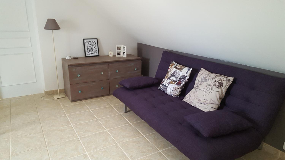 Others 5, CHAMBRE DANS VILLA, Sarthe