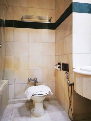 Bathroom 15