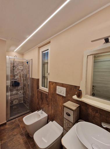 Bathroom 10