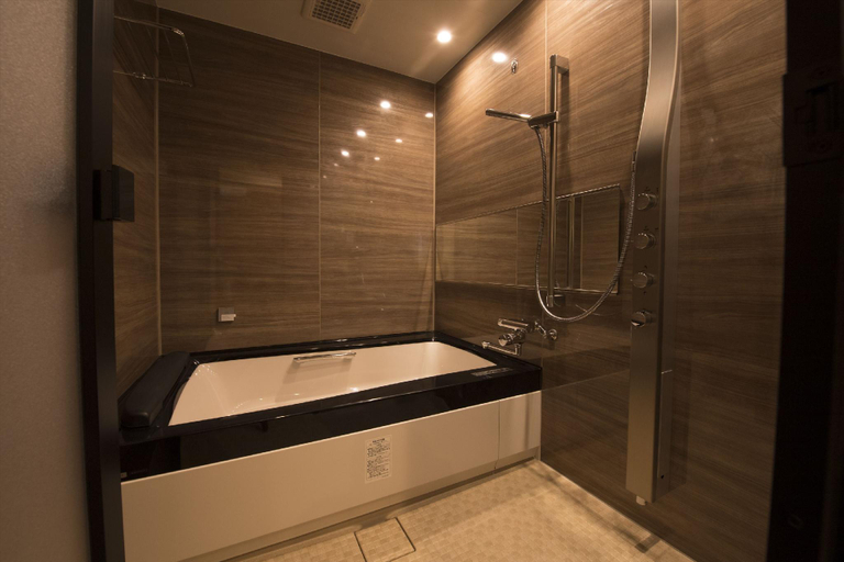Bathroom 13