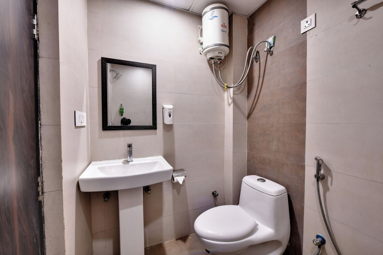 Bathroom 2, RNB Select Hotel Walk in Lucknow, Lucknow