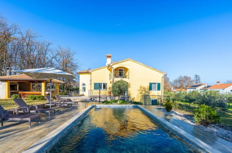 Pool 2, Filleona Comfortable Holiday Residence, Labin