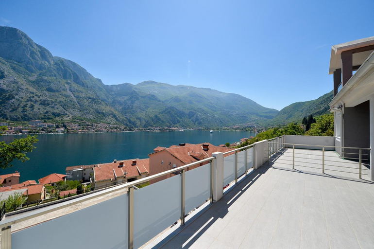 Others 5, Apartments Seaview Estate Radovic