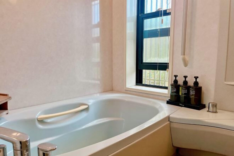 Bathroom 4, Vacation Rental Hanatsusuri Izukogen, Itō