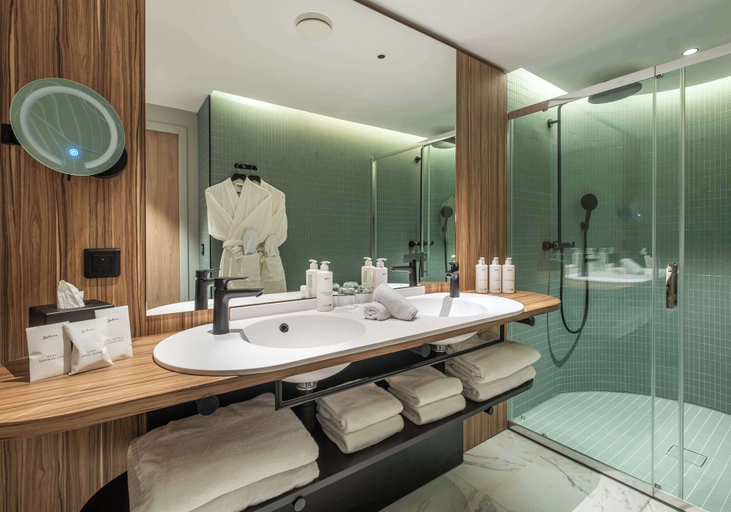 Bathroom 3, Radisson Hotel Reims, Marne