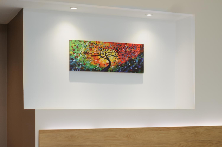 Others 5, Crossroads Athens by YHA, Attica