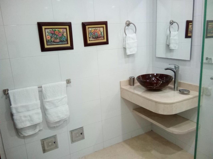 Bathroom 2, Apartment Loft well located in Barranquilla, Barranquilla
