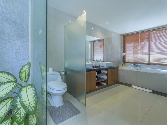 Bathroom 4