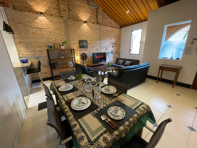 Casa de Tijolos com Churrasqueira Vila Fechada, São Paulo