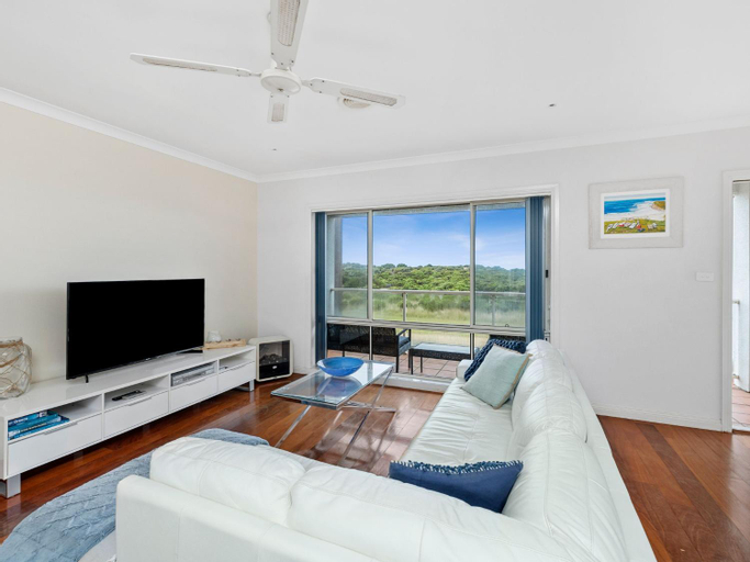 Others 4, Esplanade Frontage 4 209, Surf Coast - East