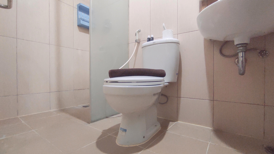 Bedroom 3, Compact and Strategic Studio at Tamansari Papilio Apartment By Travelio, Surabaya