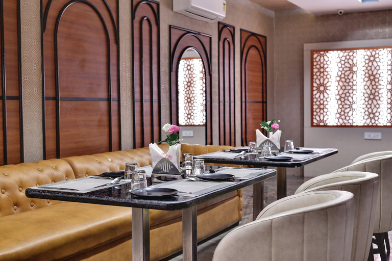 Food & Drinks 3, RNB Select Hotel Walk in Lucknow, Lucknow