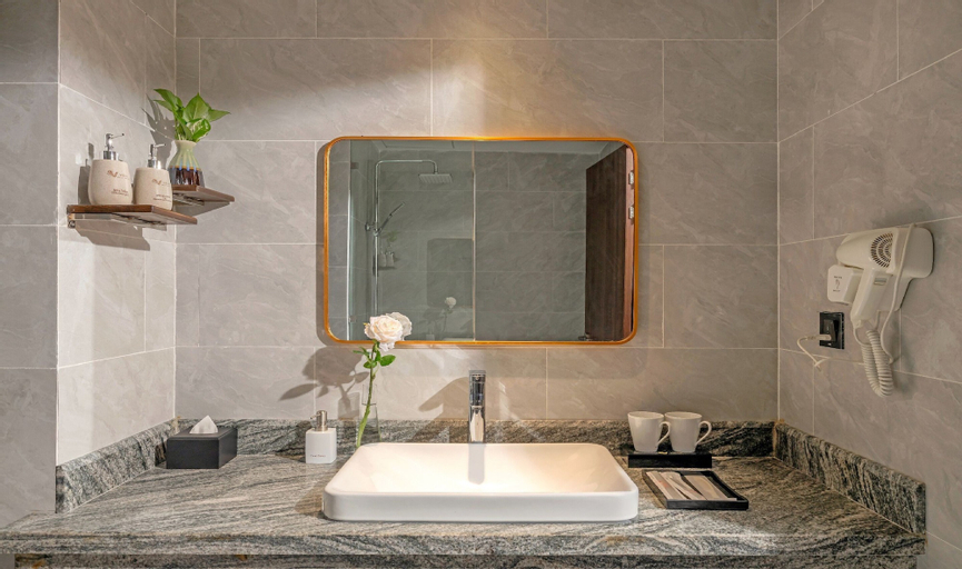 Bathroom 4