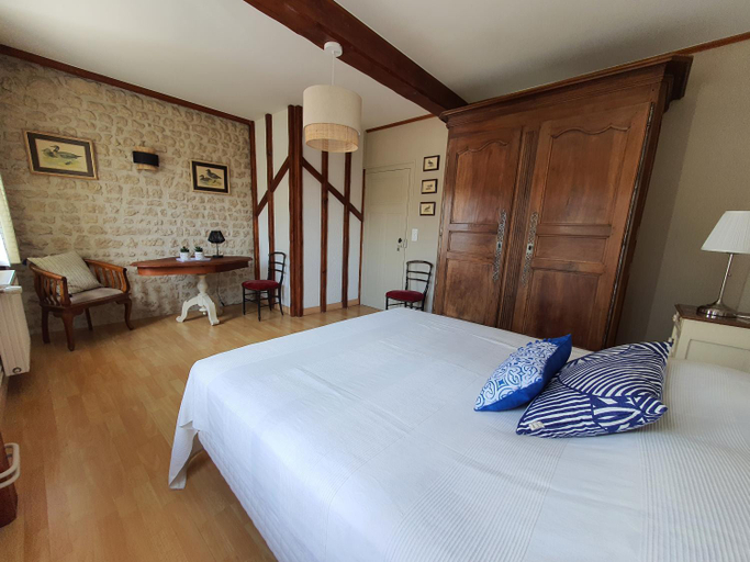 Others 3, Le Pressoir de Marsac, Charente
